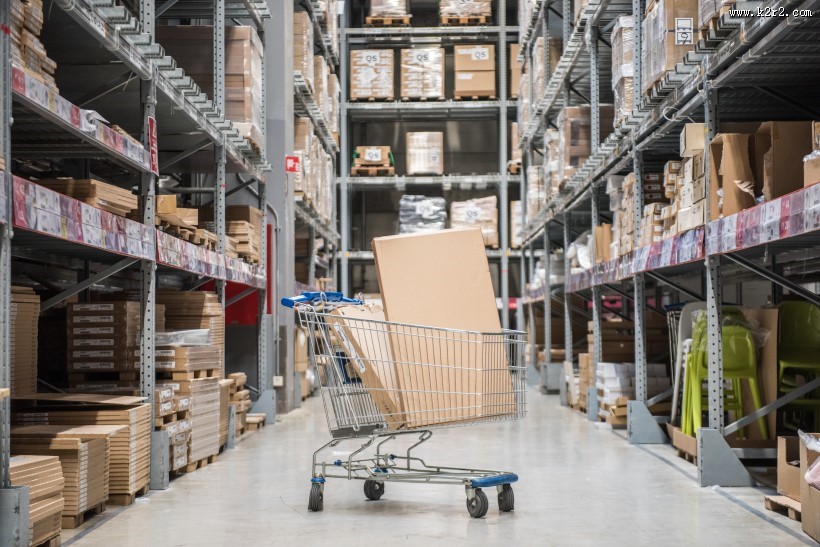 宜家自提货品拉车图片