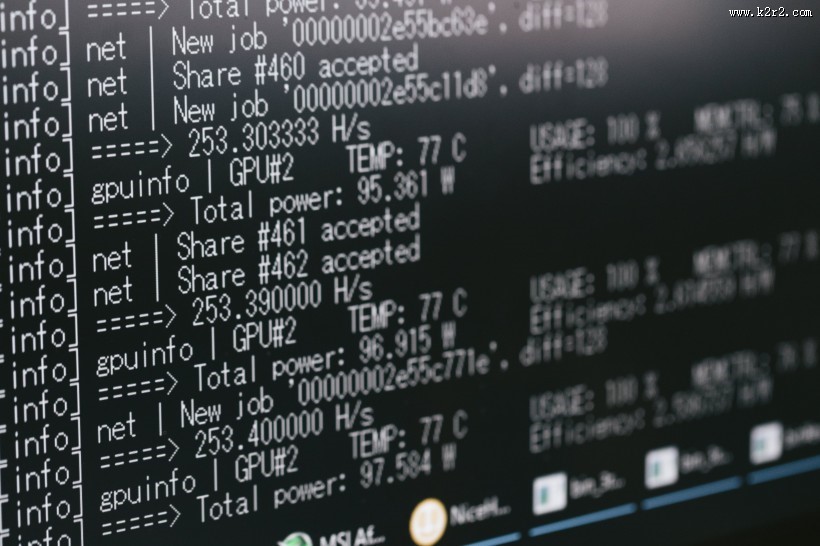 电脑屏幕上的代码图片