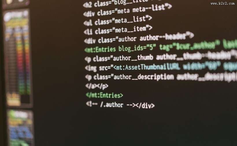 电脑屏幕上的代码图片