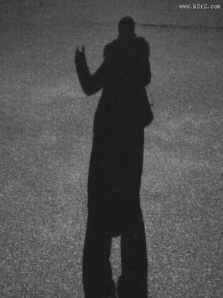 地上的人影图片