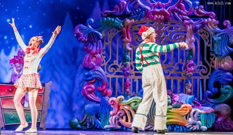 观赏性极强的杂技表演图片