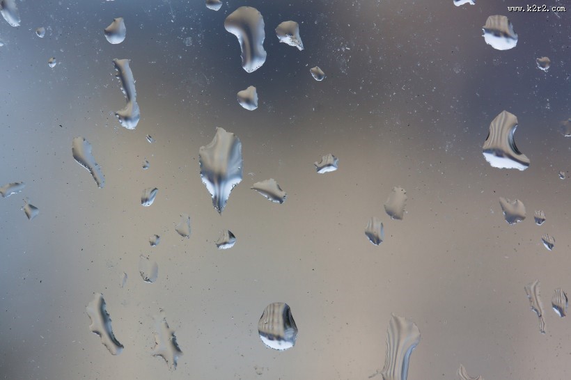 窗外的雨滴图片大全
