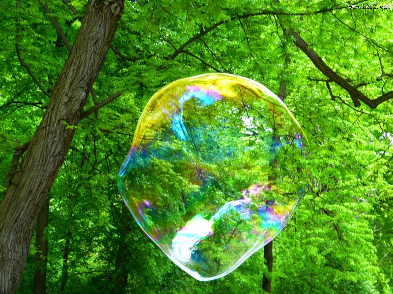 色彩缤纷的肥皂泡图片