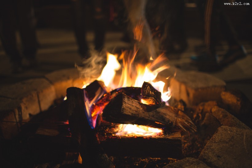 用木材点然的火焰图片