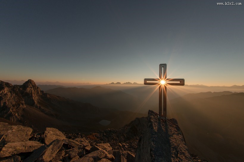 富有宗教气息的十字架图片