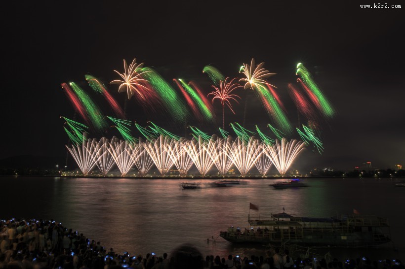 绚烂瑰丽的烟花图片