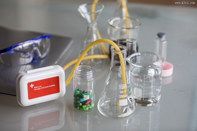 医用急救包烧杯试管图片
