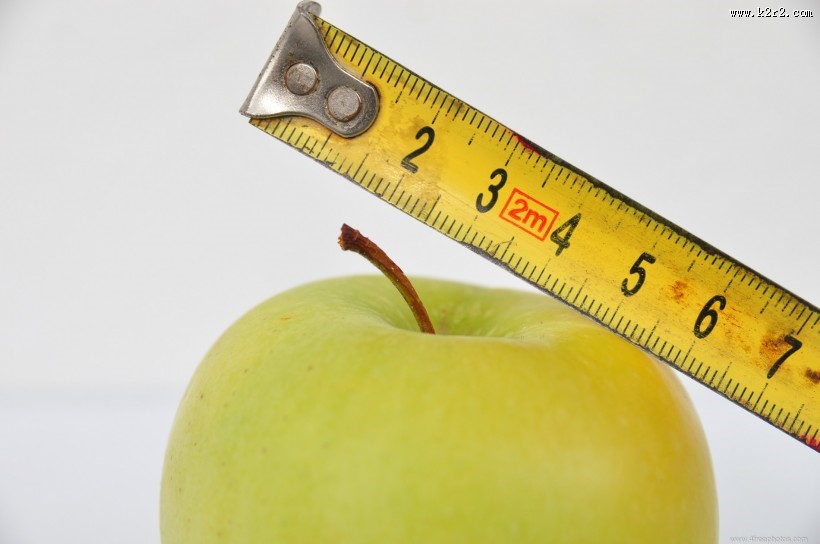 测量苹果创意图片