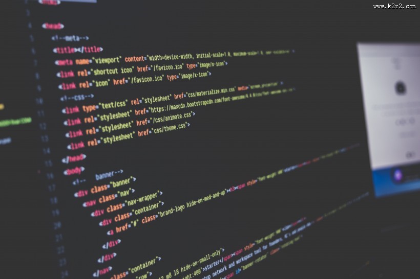 电脑显示屏上的代码图片