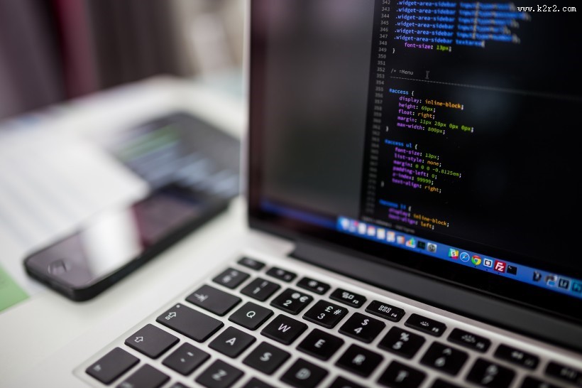 电脑显示屏上的代码图片