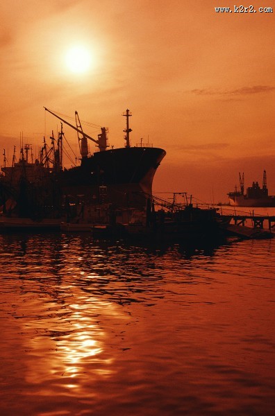 货轮与货轮码头图片