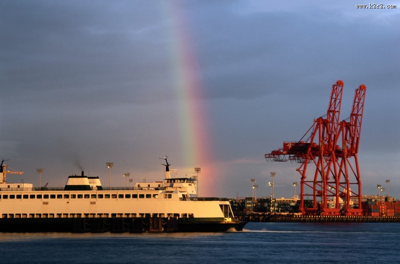 货轮与货轮码头图片