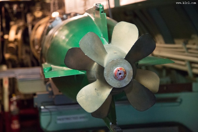 潜艇内部操作台图片大全