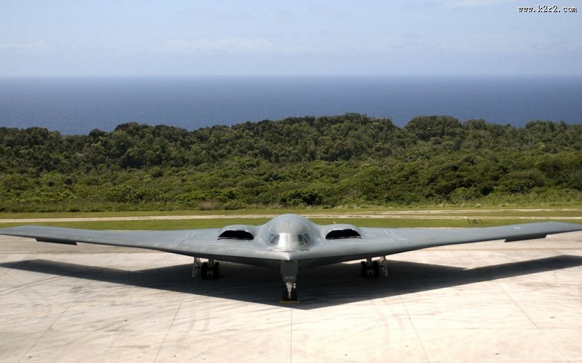 B-2隐形轰炸机图片