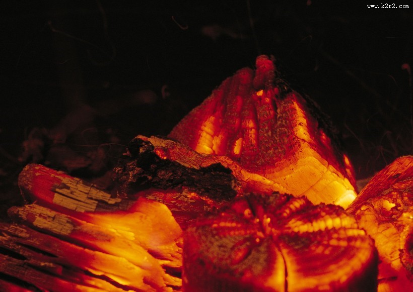 燃烧中的木块图片大全