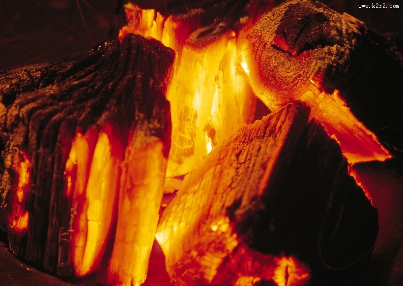 燃烧中的木块图片大全