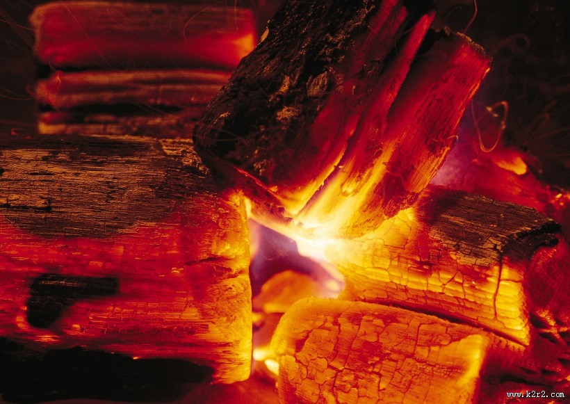 燃烧中的木块图片大全