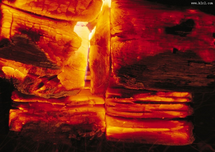 燃烧中的木块图片大全