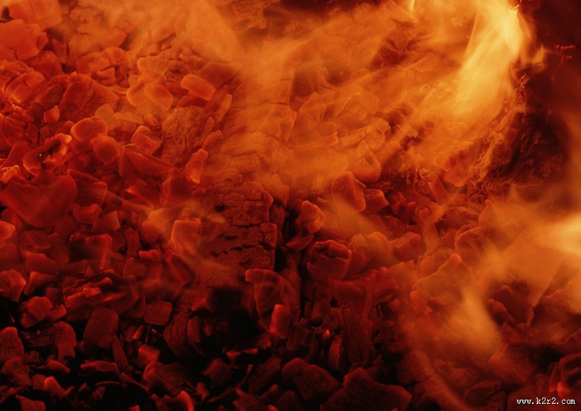 燃烧中的木块图片大全