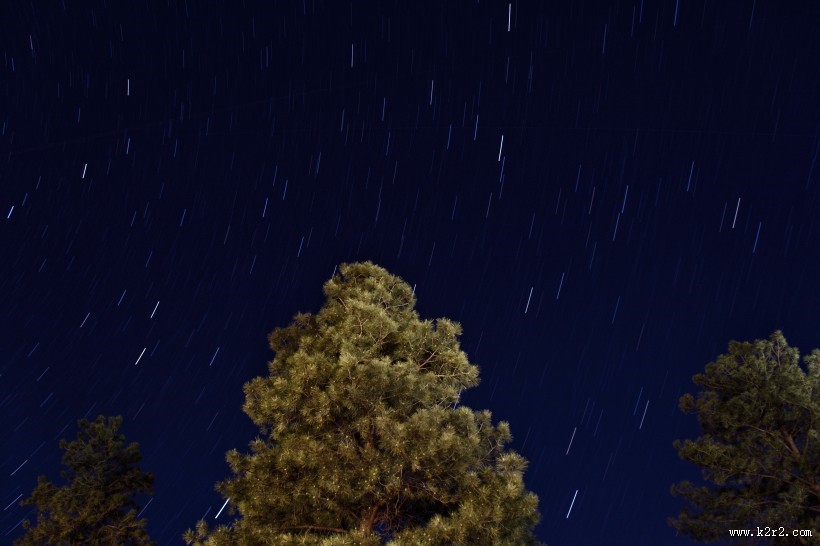 夜空中的流星图片