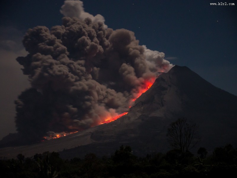 火山爆发的场面图片