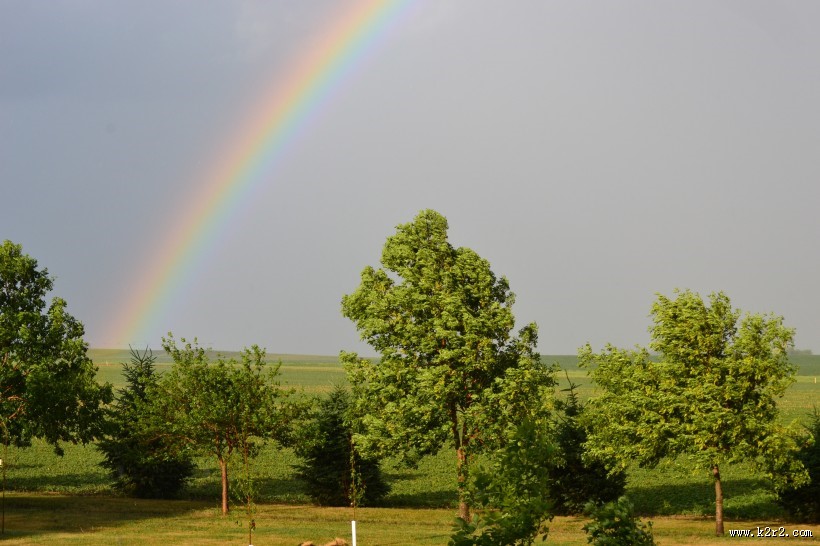 美丽七色的彩虹图片