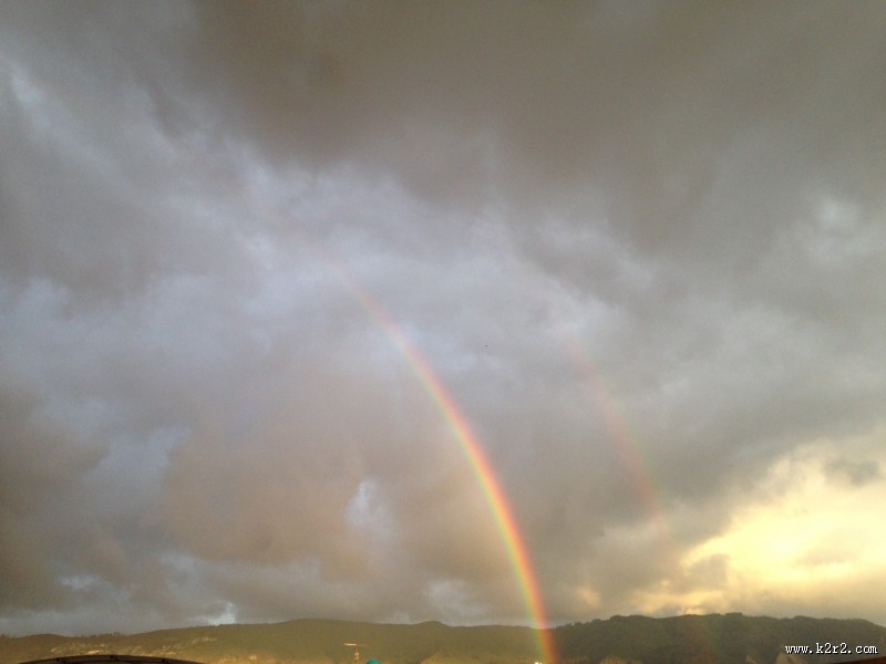 美丽七色的彩虹图片