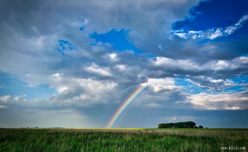 美丽七色的彩虹图片