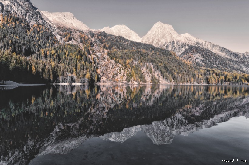 山峰倒影图片大全