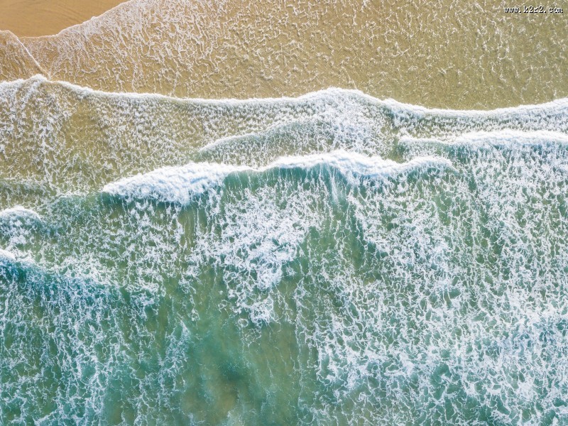 航拍海浪图片