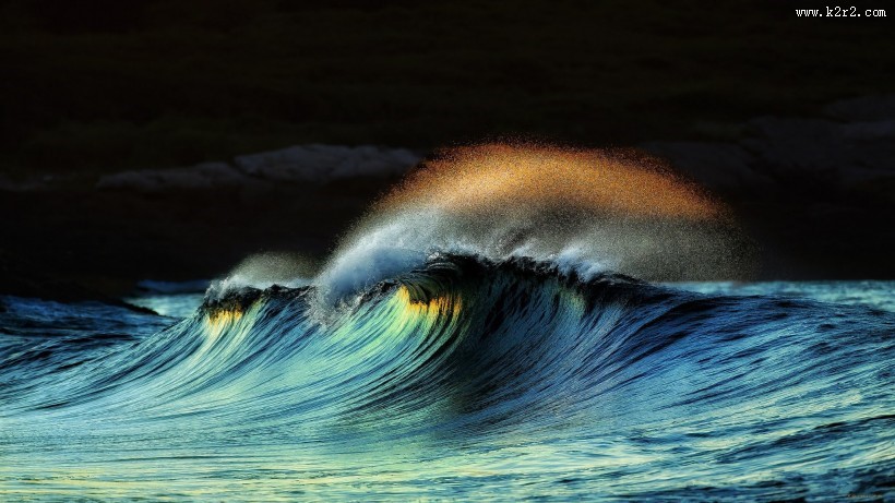 波涛汹涌动人心魄的海浪图片