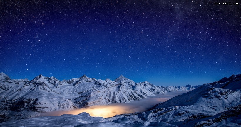 遥不可及的闪亮的星空图片