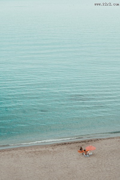 碧蓝的大海图片大全