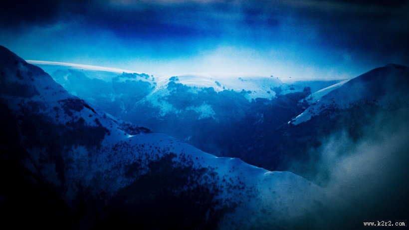 层叠的山峦图片