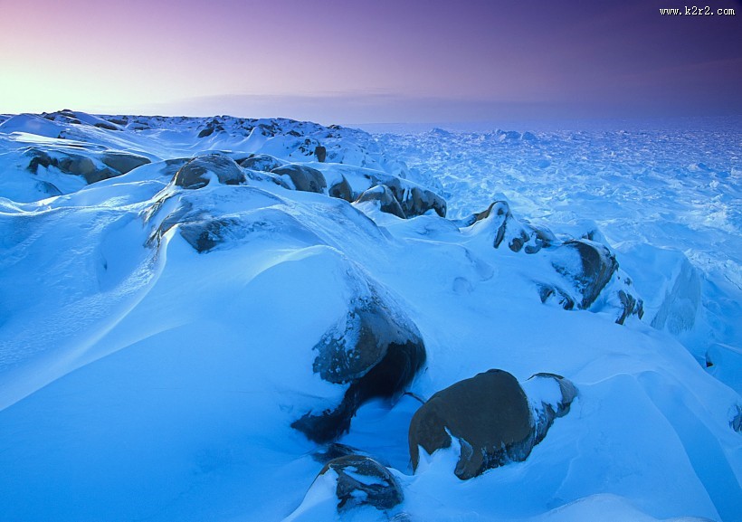 峻峭的雪山图片