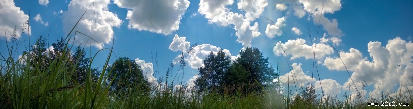 明朗的蓝天白云图片