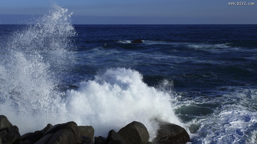 雪白的浪花图片