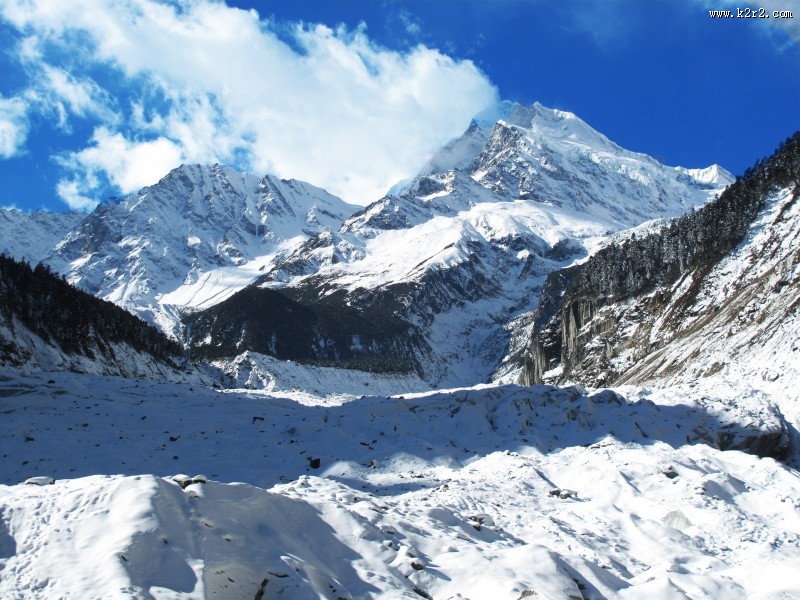 巍峨秀丽的雪山图片