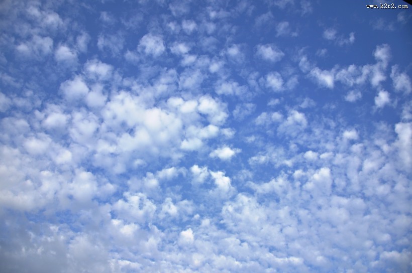 高空中洁白的云朵图片大全
