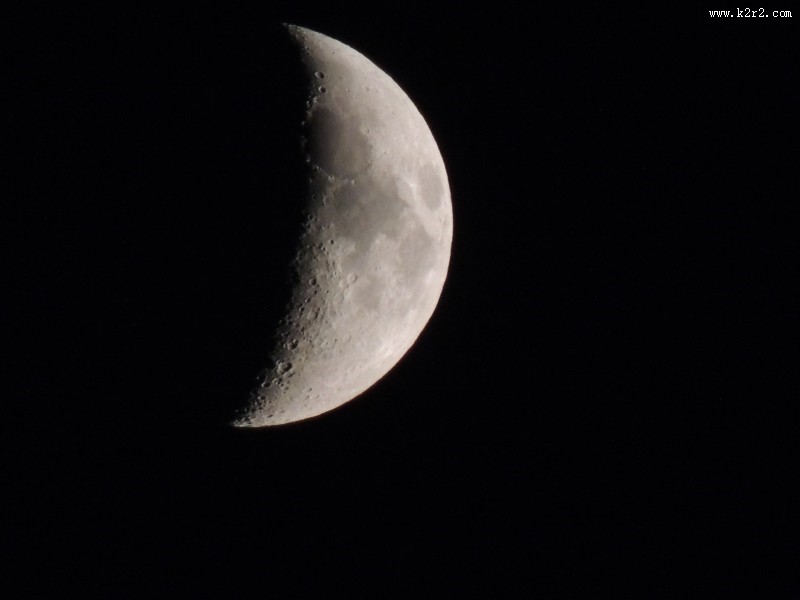 残缺的月亮图片大全
