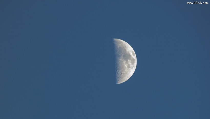 残缺的月亮图片大全