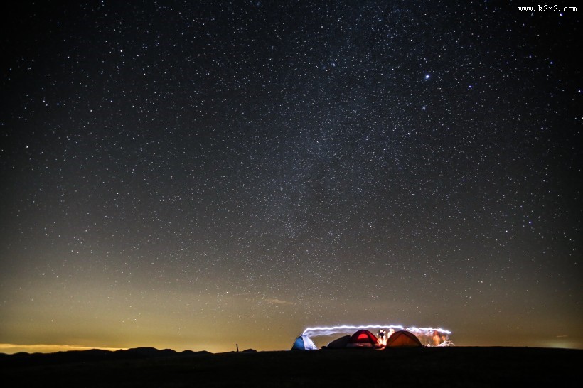 繁星点点的夜空图片