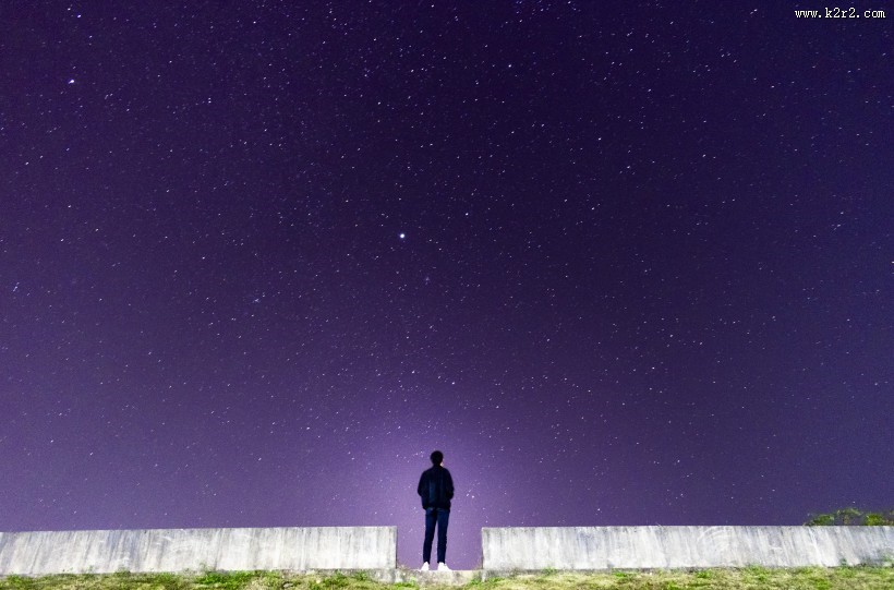 繁星点点的夜空图片