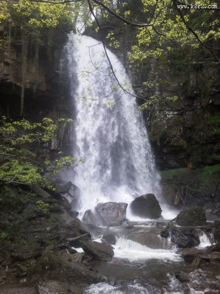 秀丽的瀑布图片