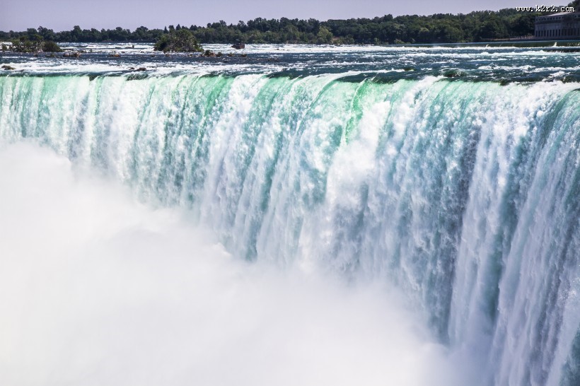 壮美的瀑布图片