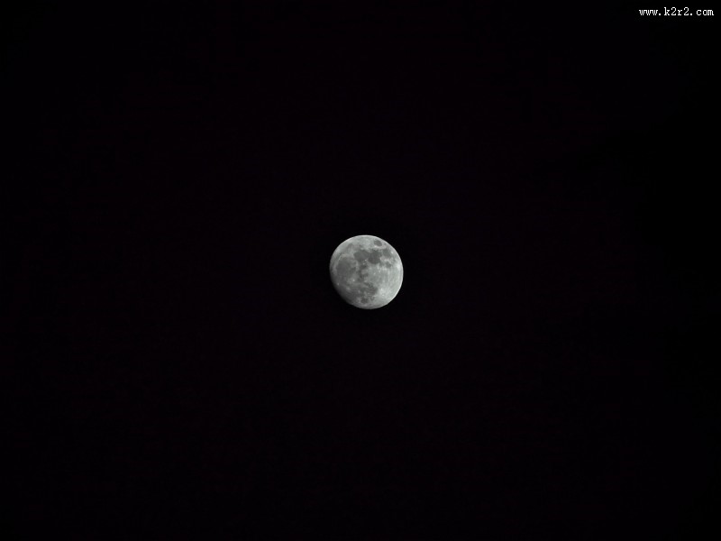 空中的月亮图片大全