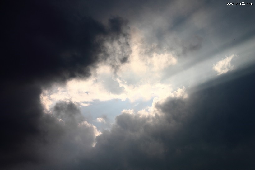 天空中的乌云图片