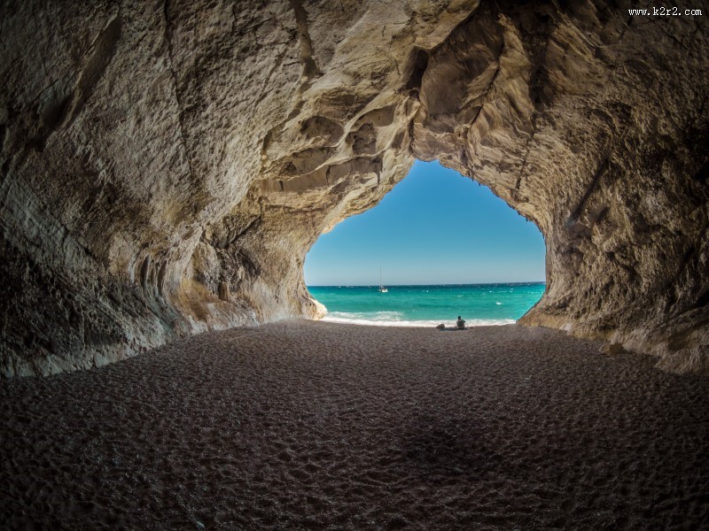 神秘的洞穴图片