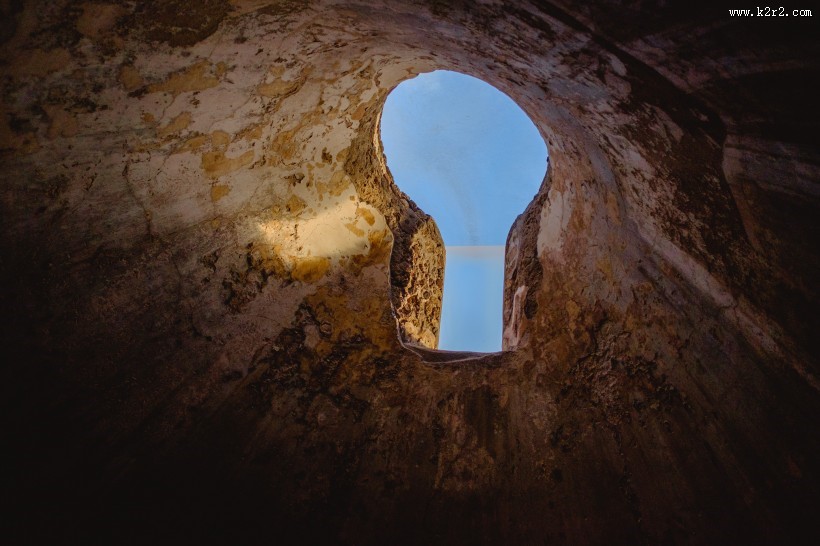 神秘的洞穴图片