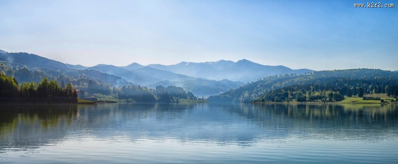 水中的倒影图片
